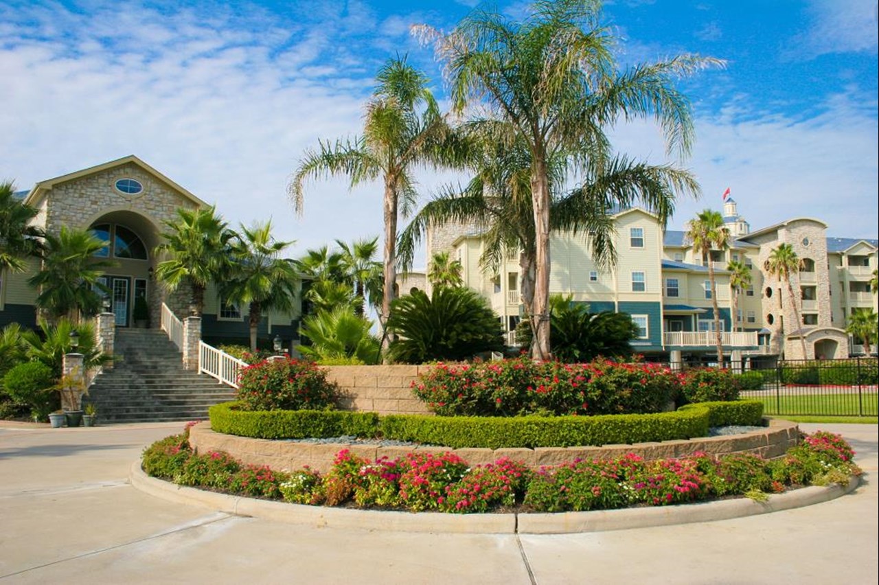 Club of the Isle - Galveston, TX - Photo 1 of 8