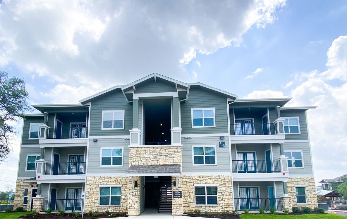 Esperanza San Antonio 999+ for 1, 2 & 3 Bed Apts