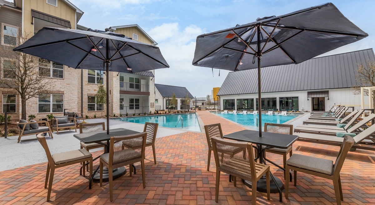 Atlas Crown Garland 1204+ for 1, 2 & 3 Bed Apts