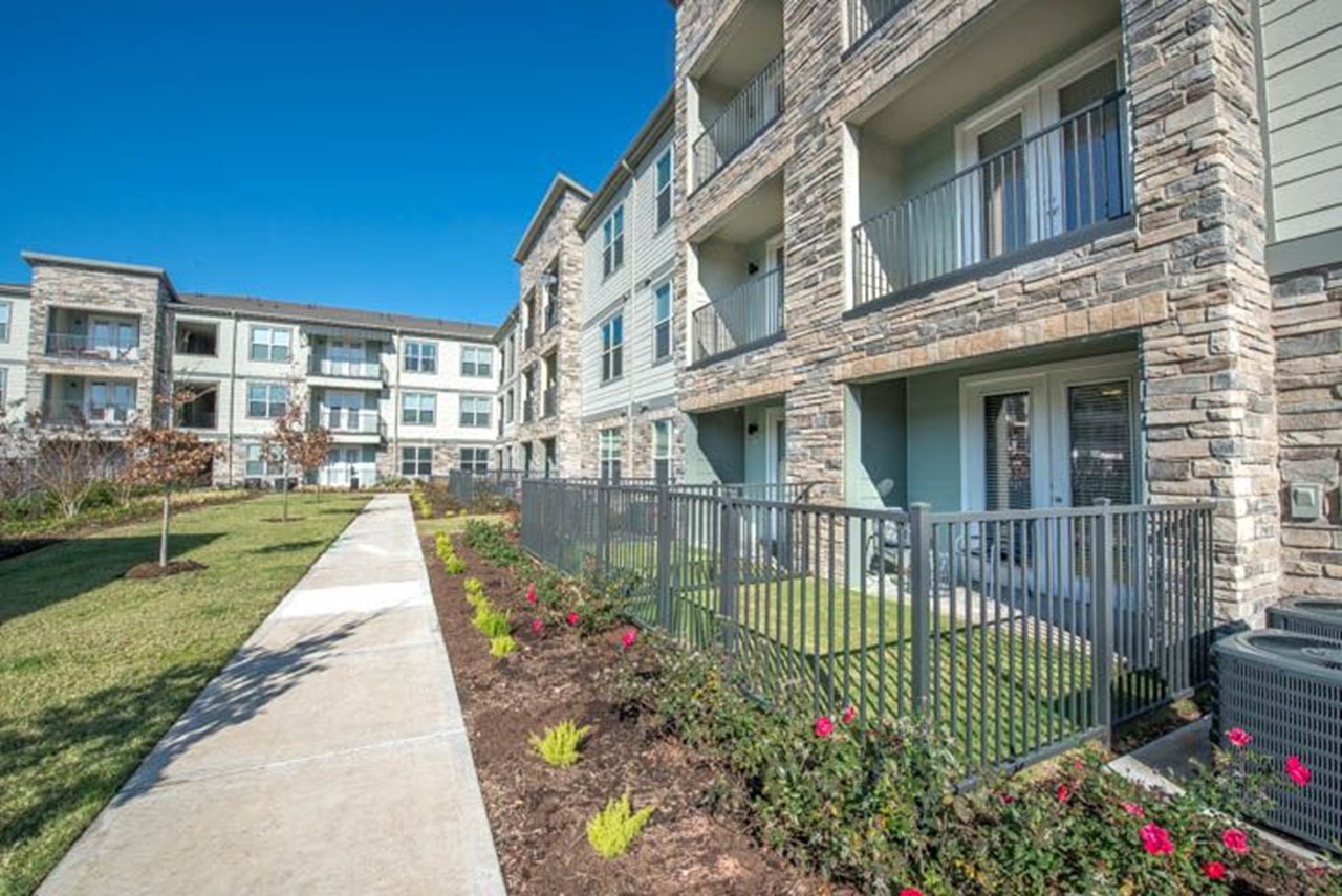 Vista Energy Corridor - Houston, TX - Photo 1 of 52