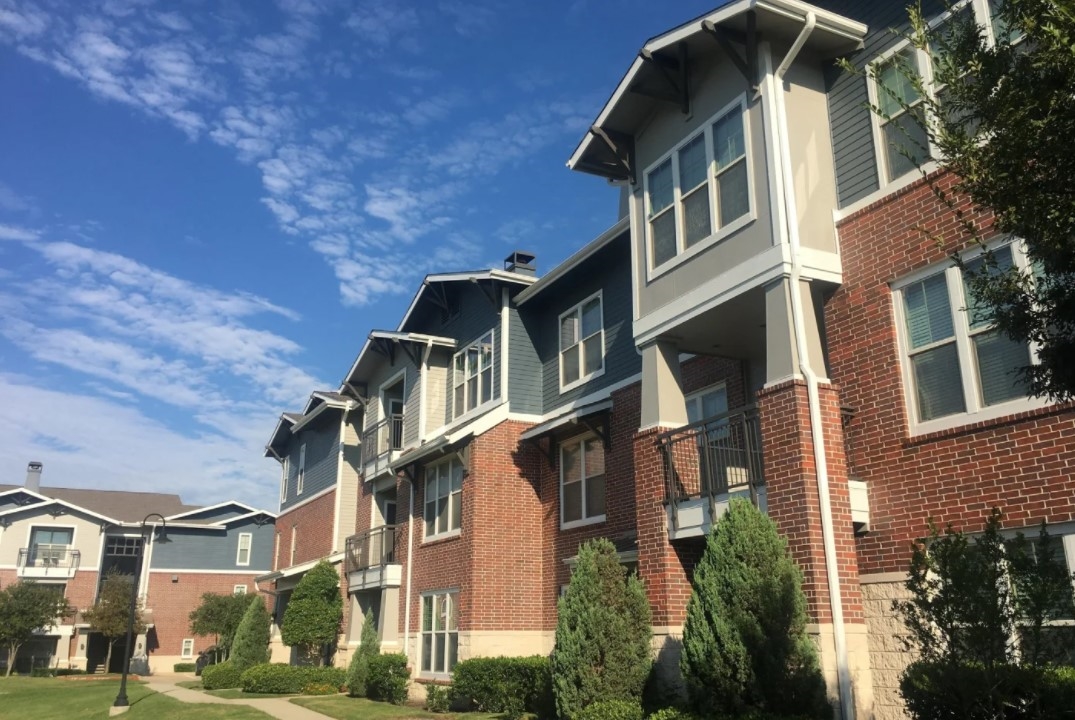 Windsor Mustang Park Carrollton 1525+ for 1, 2 & 3 Beds