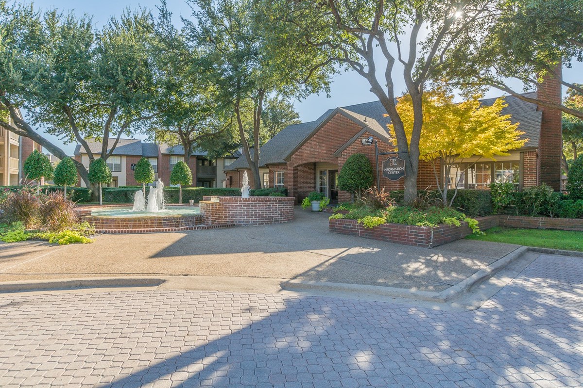 Preston Bend Dallas 1178+ for 1 & 2 Bed Apts