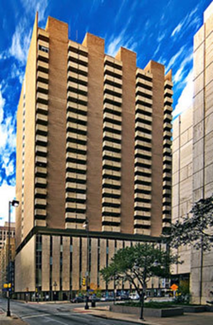 Manor House Apartments Dallas 1280+ for 1 & 2 Bed Apts