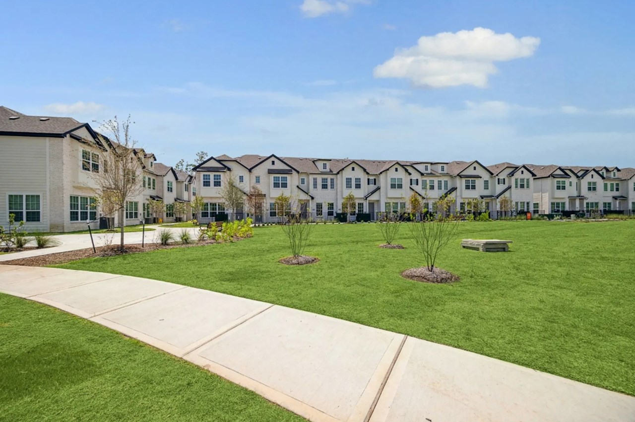 Bluewater at Balmoral - Atascocita, TX - Photo 1 of 14