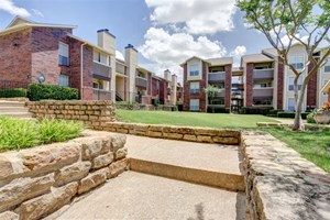 Covington Creek Apartments Irving Texas