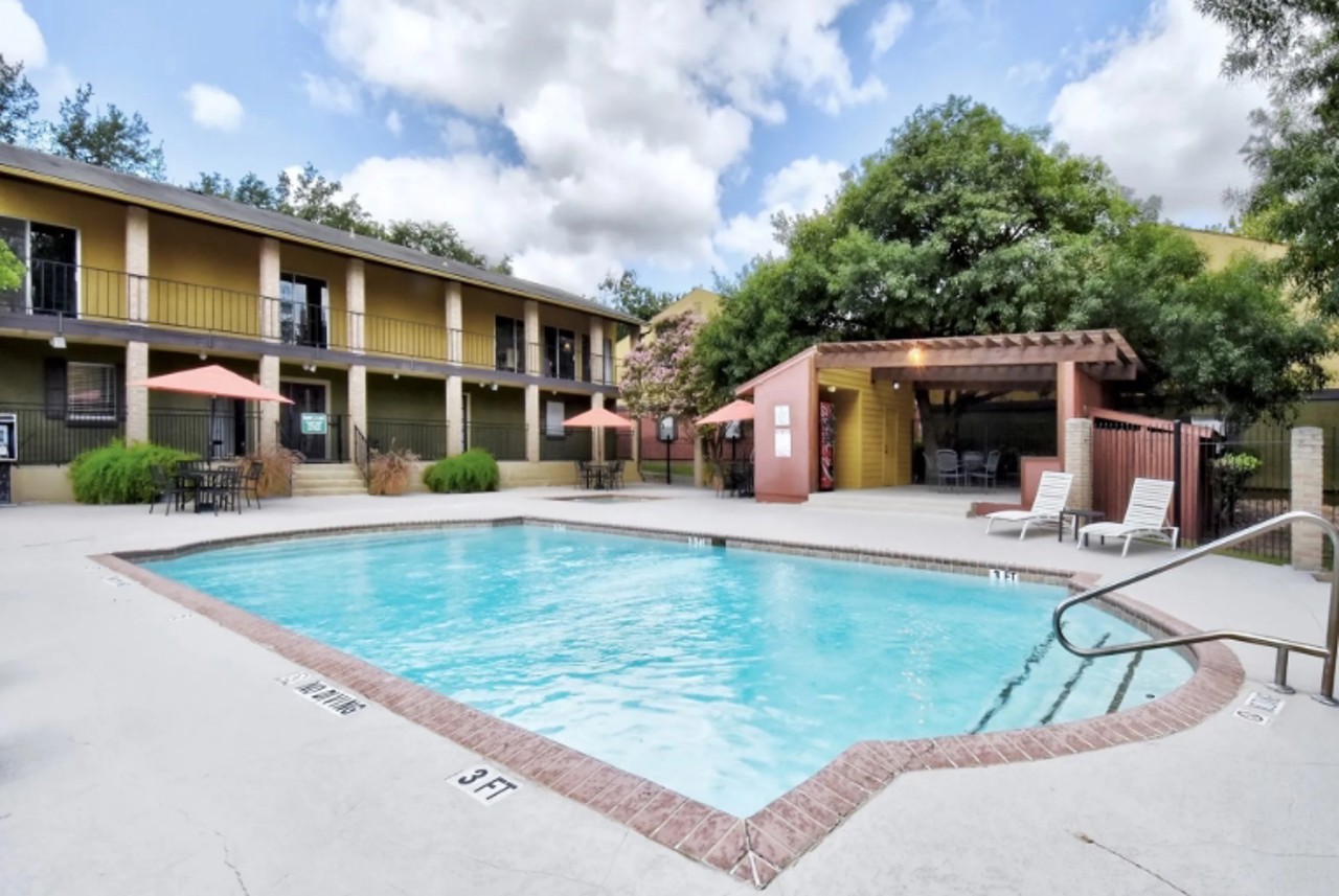 Hunter's Glen - San Antonio, TX - Photo 1 of 10
