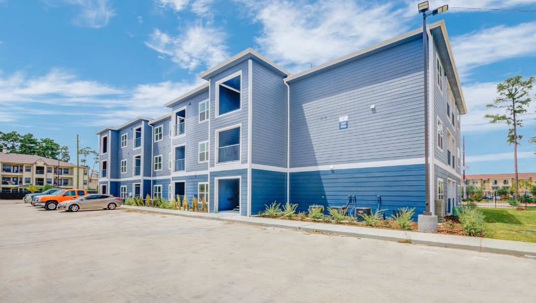 Azul - Exterior - Photo 2 of 6