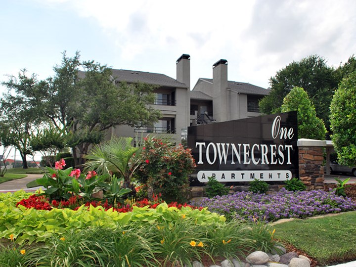 One Townecrest Apartments