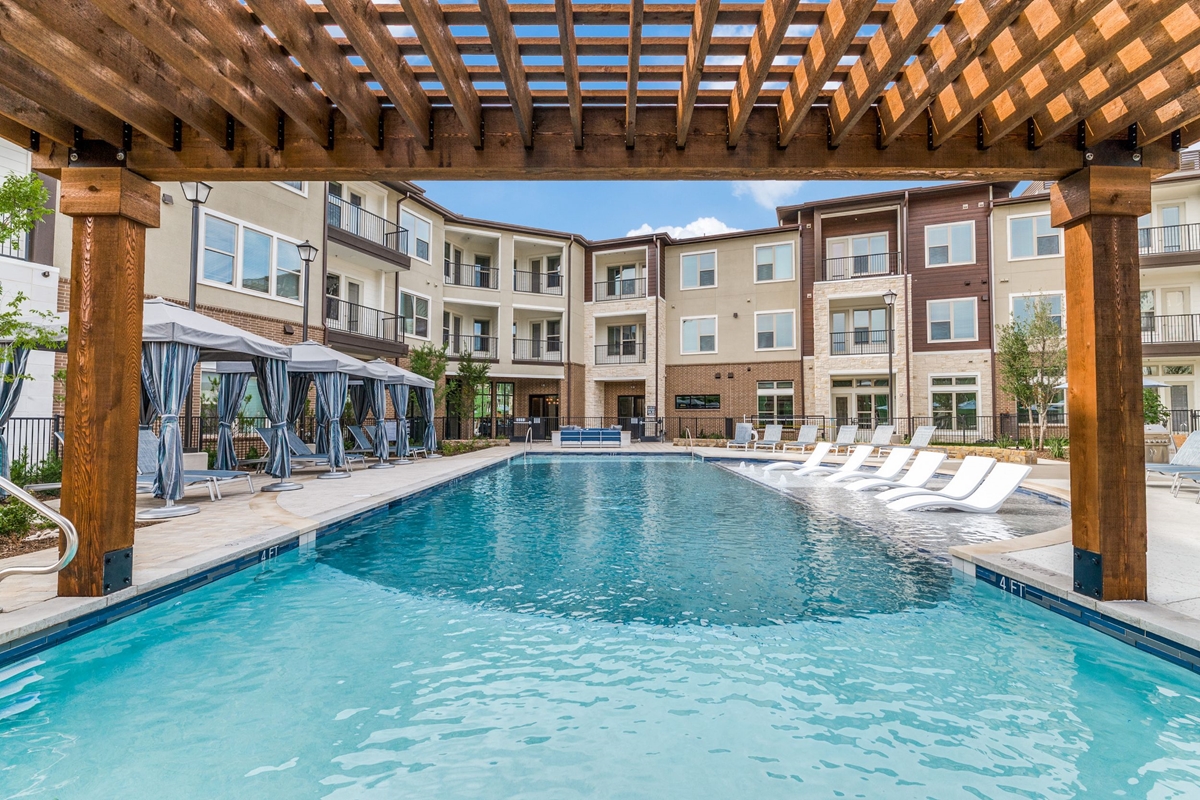 Zenith - Pool - Photo 4 of 33