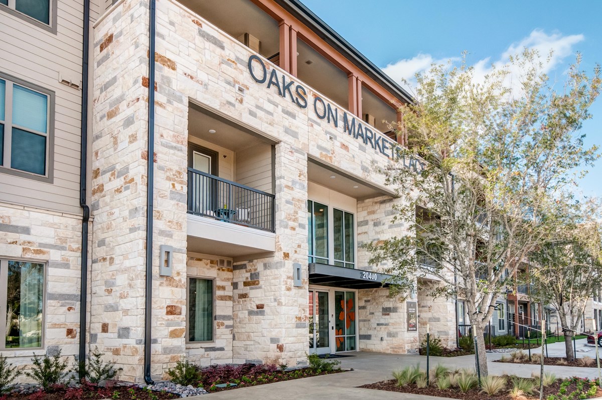 Oaks on Marketplace Kyle 1150+ for 1, 2 & 3 Bed Apts