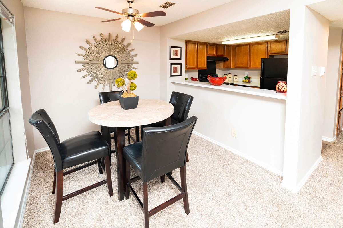 Tides at Lake Village - Dining/Kitchen - Photo 6 of 8