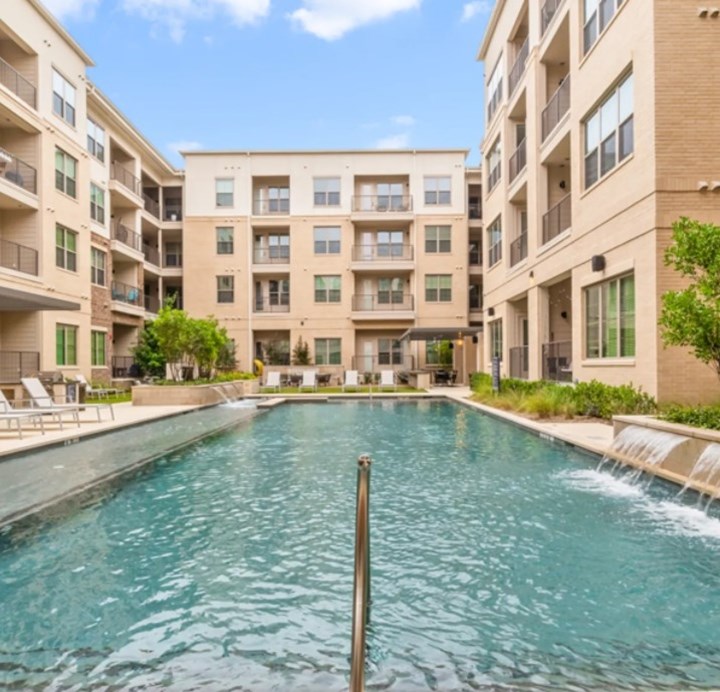 Addison Grove Apartments 1745+ for 1 & 2 Bed Apts