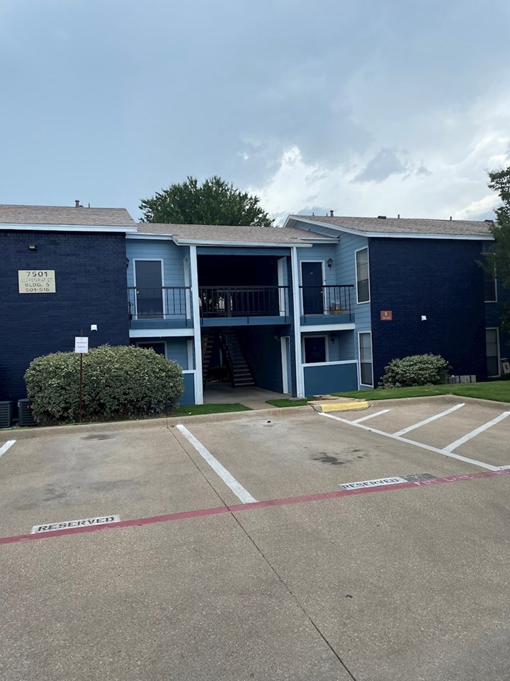 Steeplechase Fort Worth 945+ for 1 & 2 Bed Apts