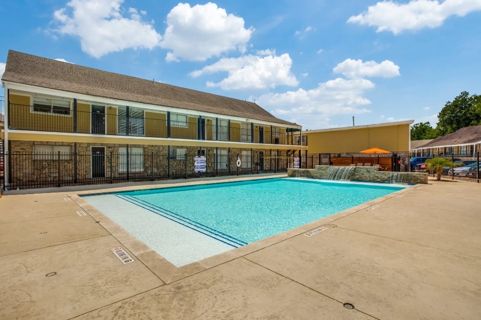 Lake Lofts - Pool - Photo 3 of 17