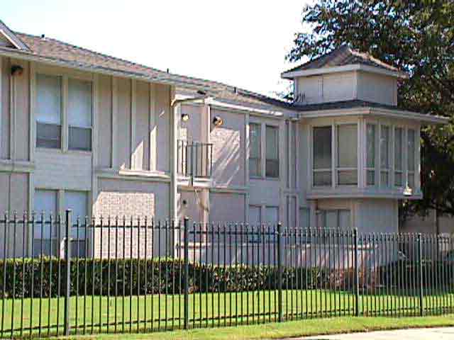 Amesbury Parc Apartment