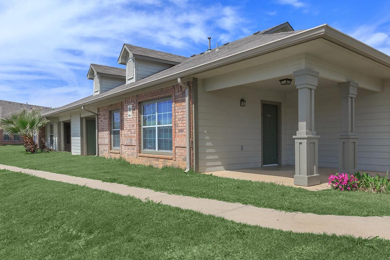 Cedar View - Mineral Wells, TX - Photo 1 of 7