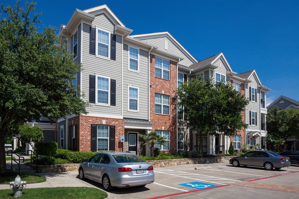Cortland Ridglea II - Exterior - Photo 2 of 24