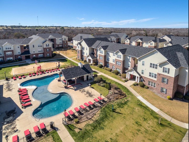 Grove at Stephenville 1538+ for 2 & 3 Bed Apts