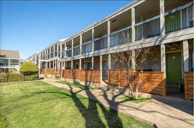 Aero White Rock - Exterior - Photo 2 of 24