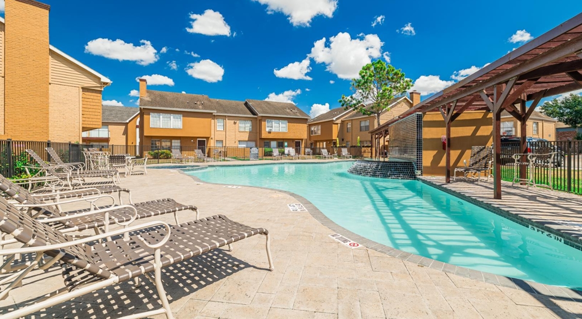 Nottingham Residences - Pool - Photo 3 of 23