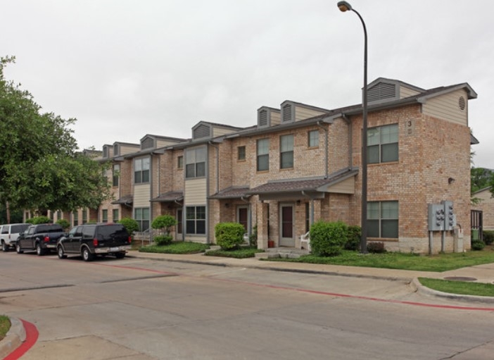 Roseland Townhomes Dallas View Floorplans, Photos & More