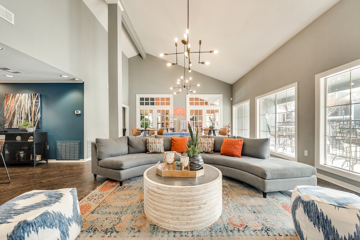 Alena - Clubhouse - Photo 3 of 16