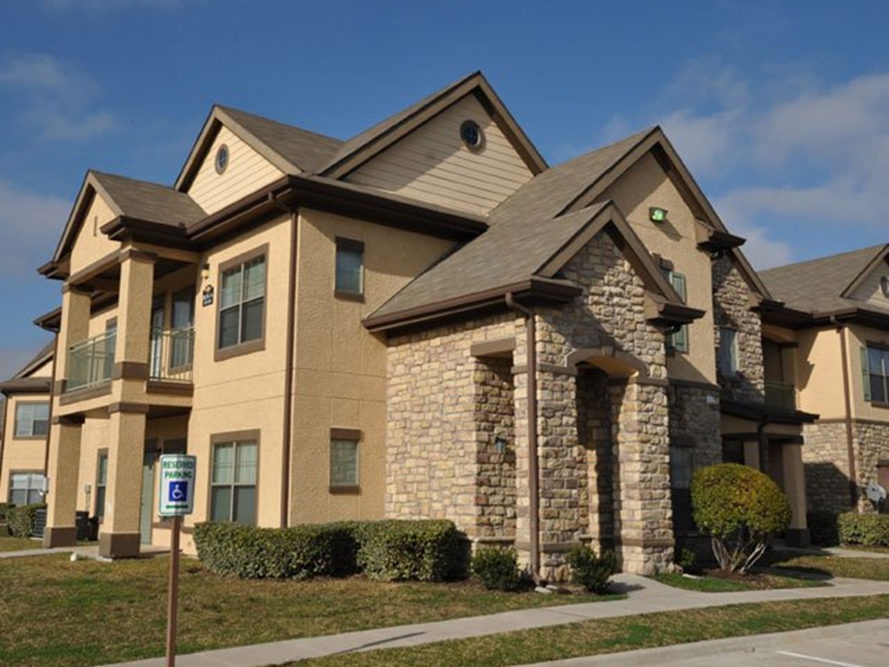 Champion Townhomes on the Green - Houston, TX - Photo 1 of 12