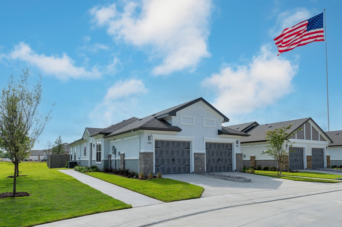 Mansions of Prosper McKinney 1556+ for 1, 2, 3 & 4 Beds