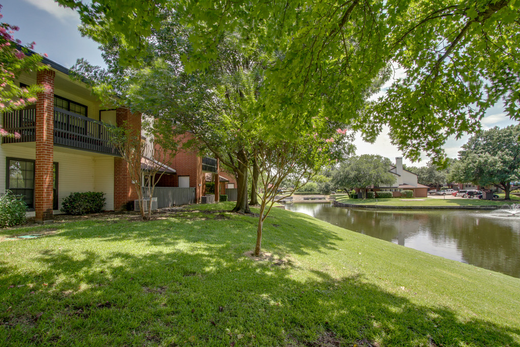Embry Apartments Carrollton 1755+ for 1 & 2 Bed Apts