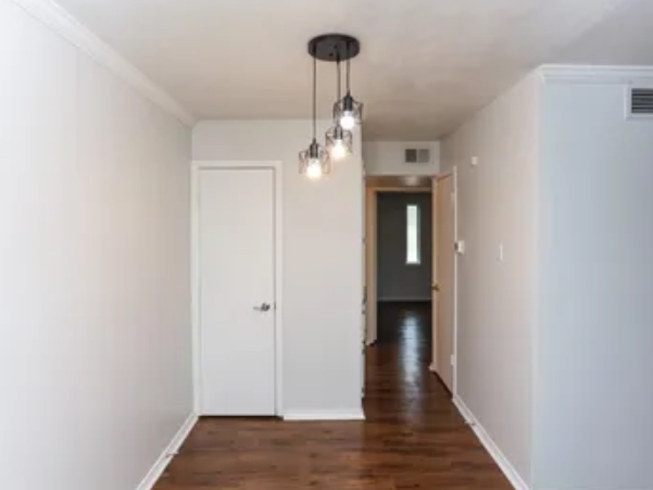 Arbors Off The Square - Living Area - Photo 6 of 7
