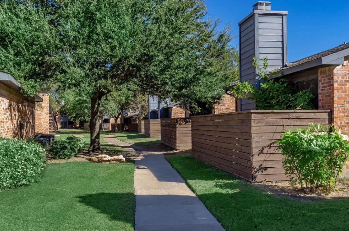Oakline - Exterior - Photo 5 of 26