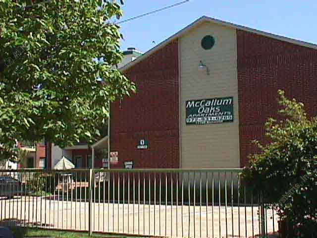 McCallum Oaks Apartment