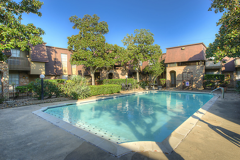 Villa Marina Galveston 910+ for 1, 2 & 3 Bed Apts