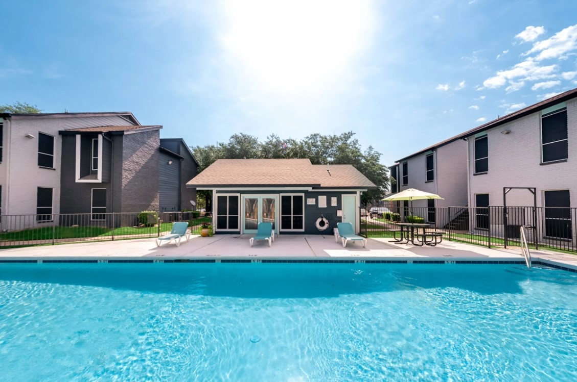 Harwell - Pool - Photo 6 of 26
