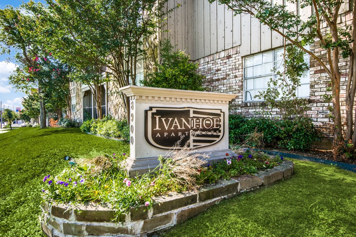 Ivanhoe Apartments Dallas 950+ for 1, 2 & 3 Bed Apts