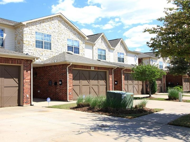 Oaks Estates of Coppell Apartments