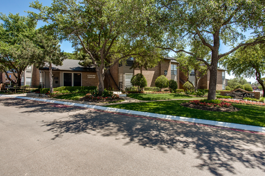 Whispering Oaks North Richland Hills 1145+ for 1 & 2 Beds