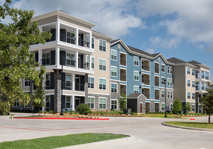 SYNC at Spring Cypress Tomball 1175+ for 1, 2 & 3 Beds
