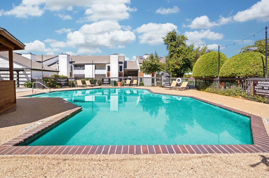 Flats on Mill - Pool - Photo 4 of 21