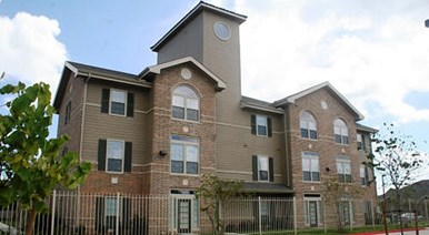 Gardens at Friendswood Lake Apartments Friendswood Texas