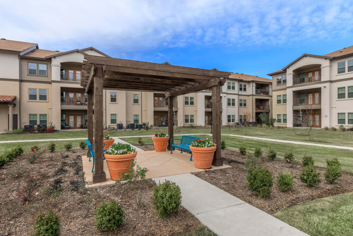 Connally at Clear Creek - Courtyard - Photo 5 of 22