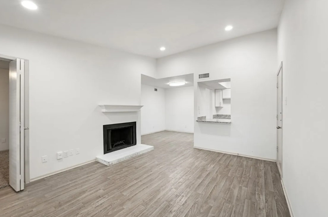 Brittany - Living/Dining - Photo 8 of 18