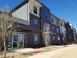 Seven Twelve Apartments Denton Texas