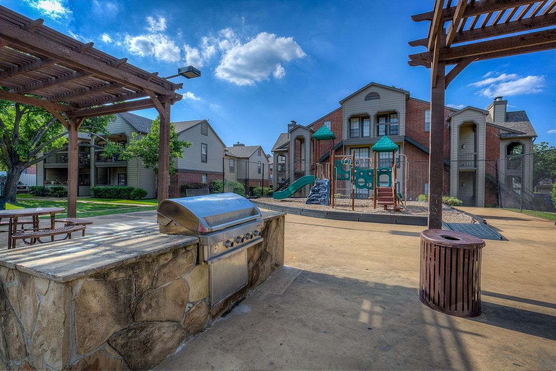 Residence at North Dallas I & II - BBQ - Photo 5 of 41