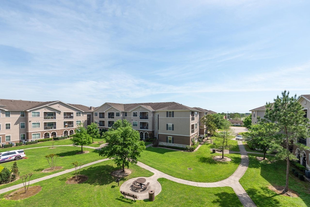 Heritage Estates - Houston, TX - Photo 1 of 34
