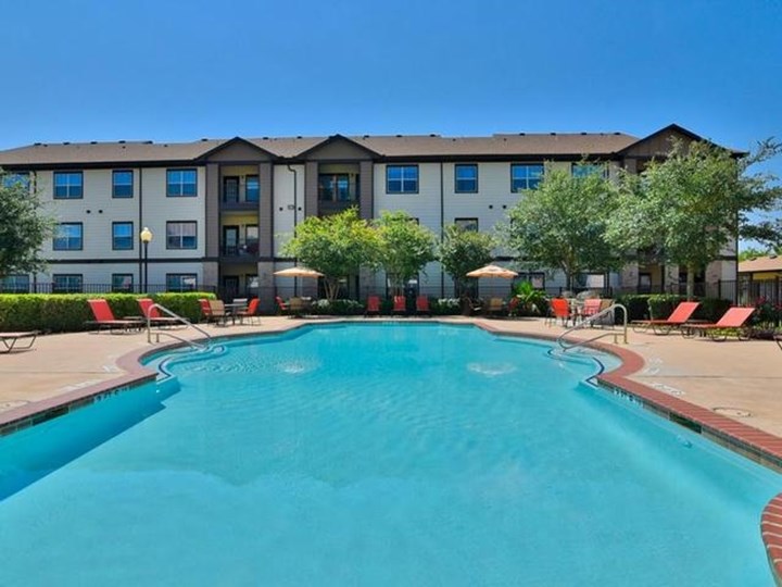 La Sierra New Braunfels 1150+ for 1, 2 & 3 Bed Apts