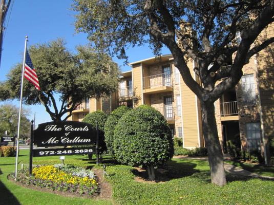 Courts of McCallum Apartment