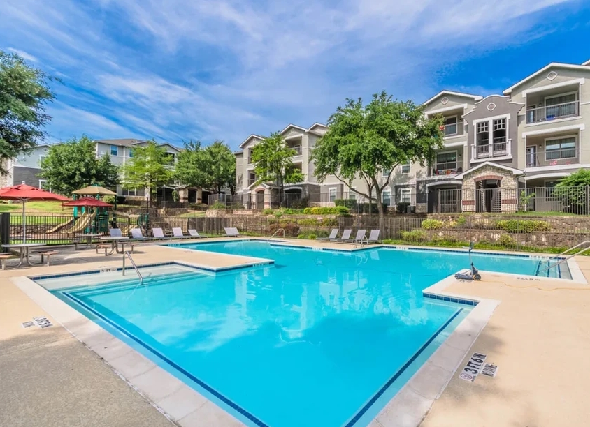 Riata - Pool - Photo 8 of 19
