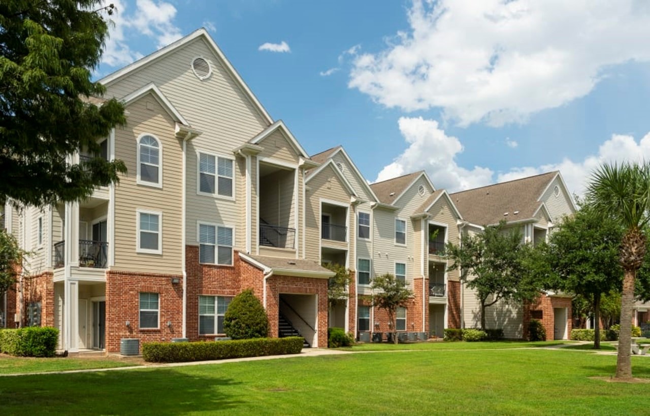 Kingwood Glen - Kingwood, TX - Photo 1 of 18