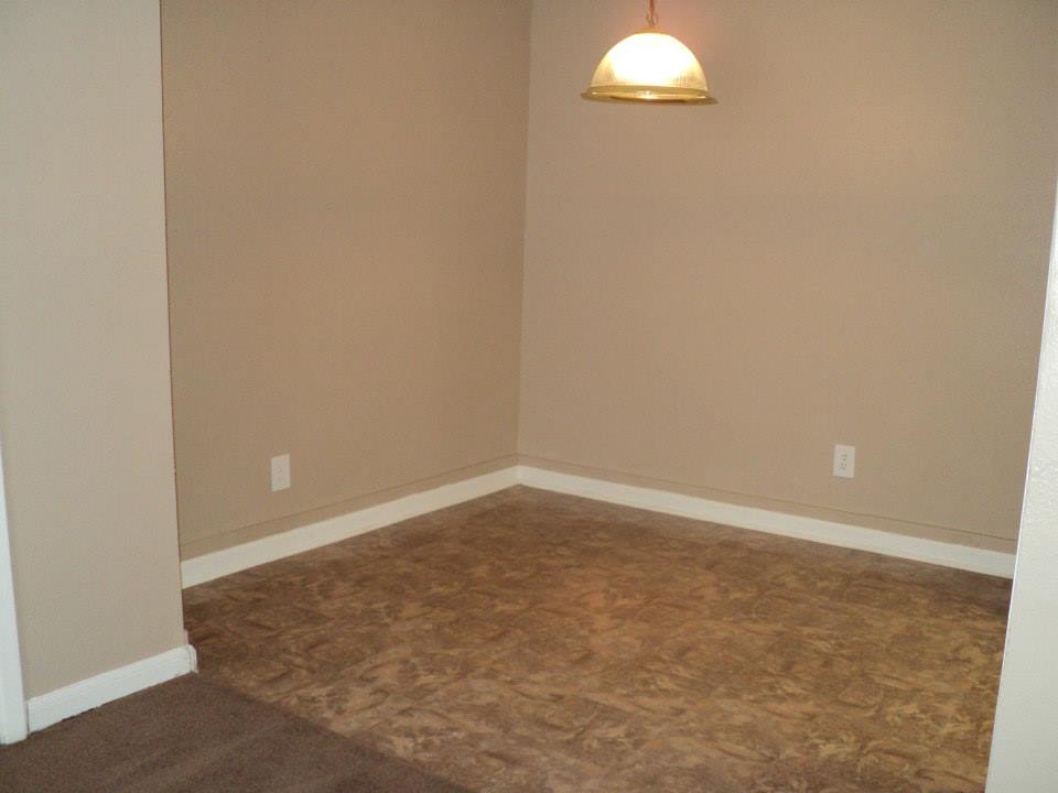 Sterling Crossing - Dining - Photo 8 of 15